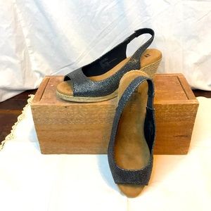 White Mountain espadrilles size 6M.